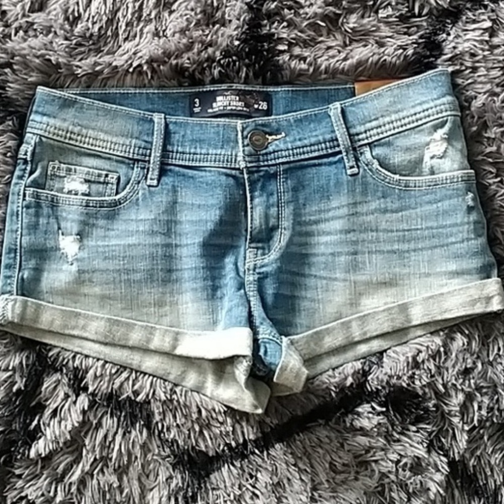 Hollister Denim Slouchy Short Size 26 -3-EUC- ☀️⛺️-relaxed fit -distressed​​ - Picture 5 of 7